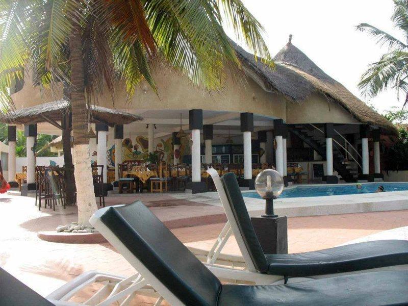 Africa Queen Hotel M'Bour Exterior foto