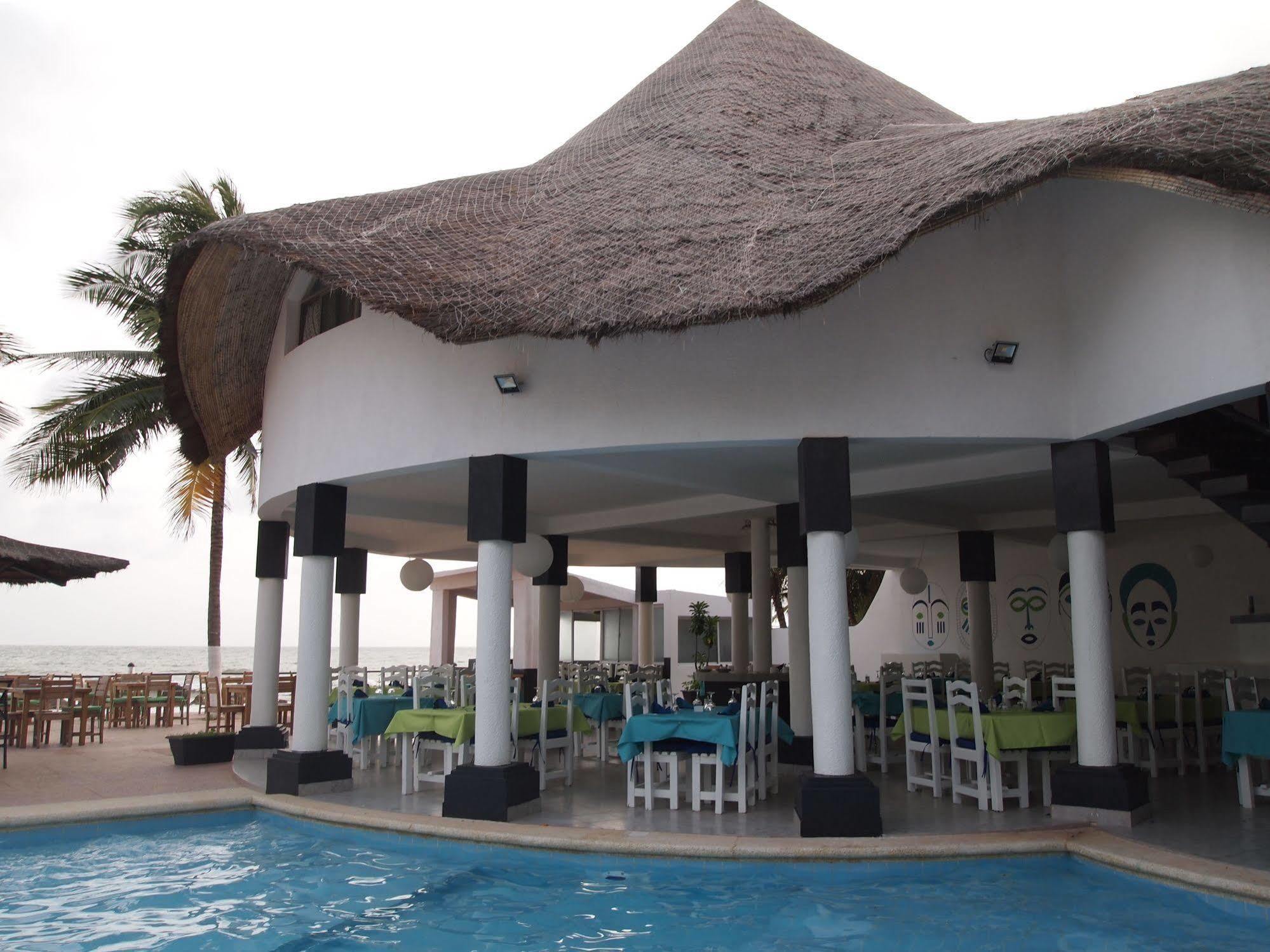 Africa Queen Hotel M'Bour Exterior foto